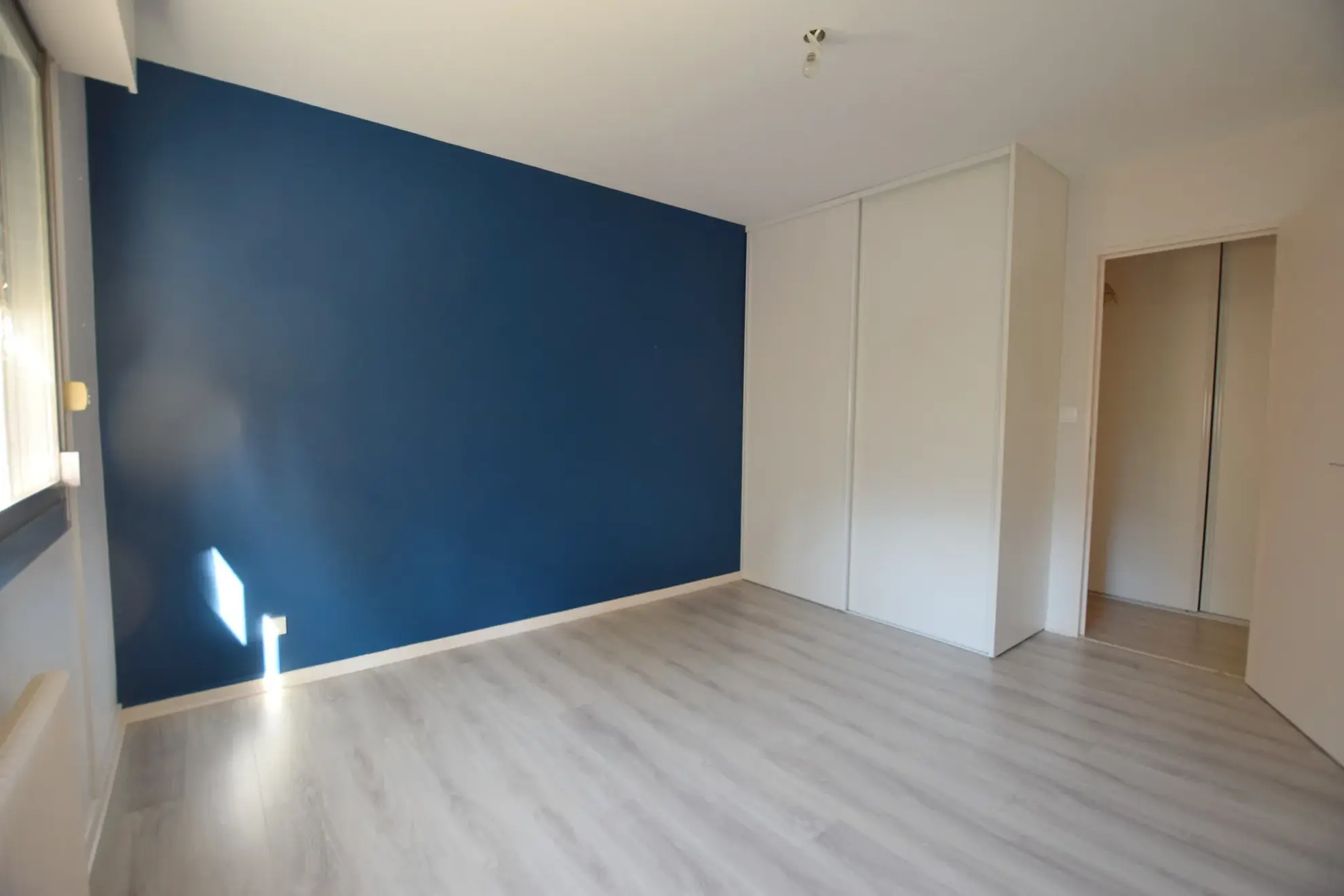 Appartement F5 rénové avec terrasse et vue dégagée à Montbéliard 