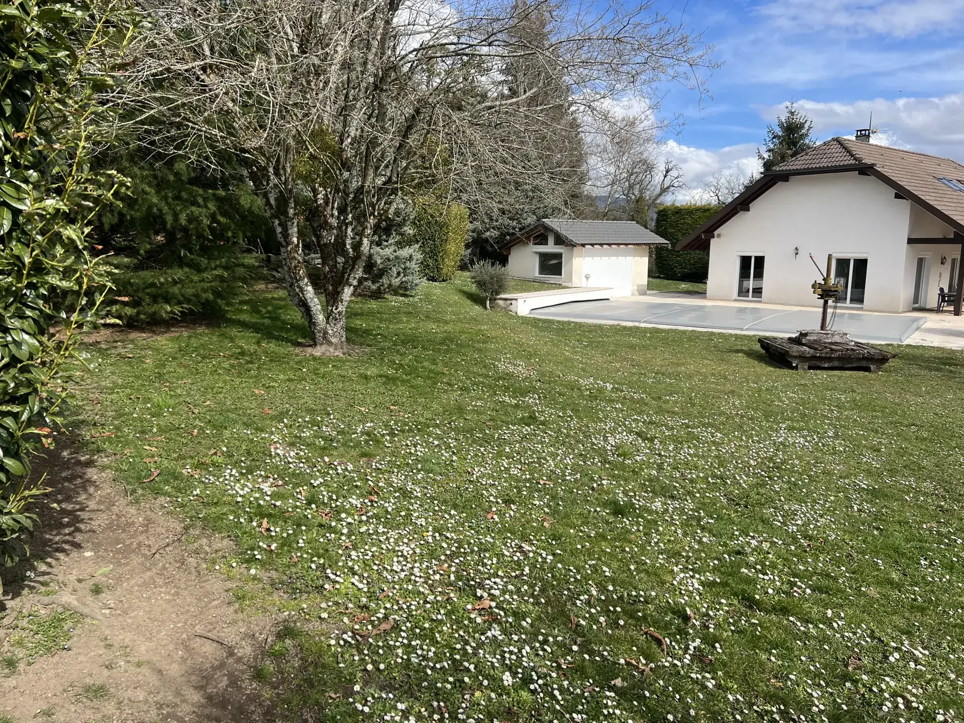 Terrain constructible à FILLINGES de 491 m² avec vue sur les montagnes