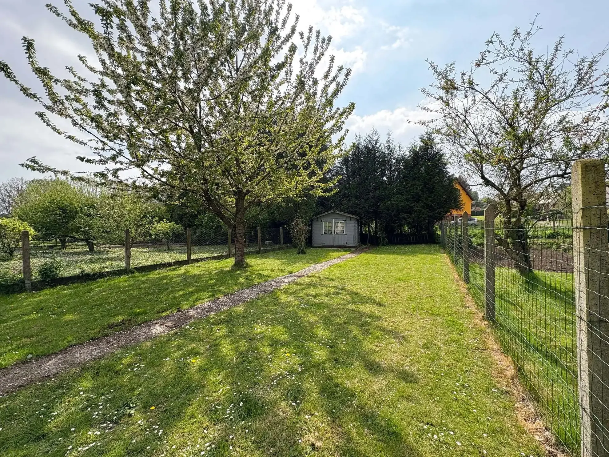 Maison à vendre à moins de 5 minutes du centre-ville d’Abbeville avec jardin et garage 