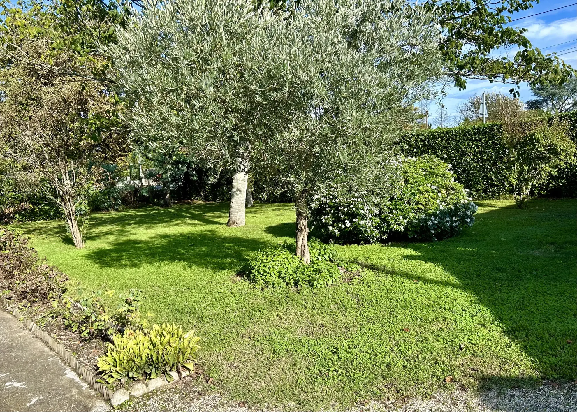 Charmante maison de 125 m² avec 4 chambres, garage et jardin à Coutras - idéalement située 
