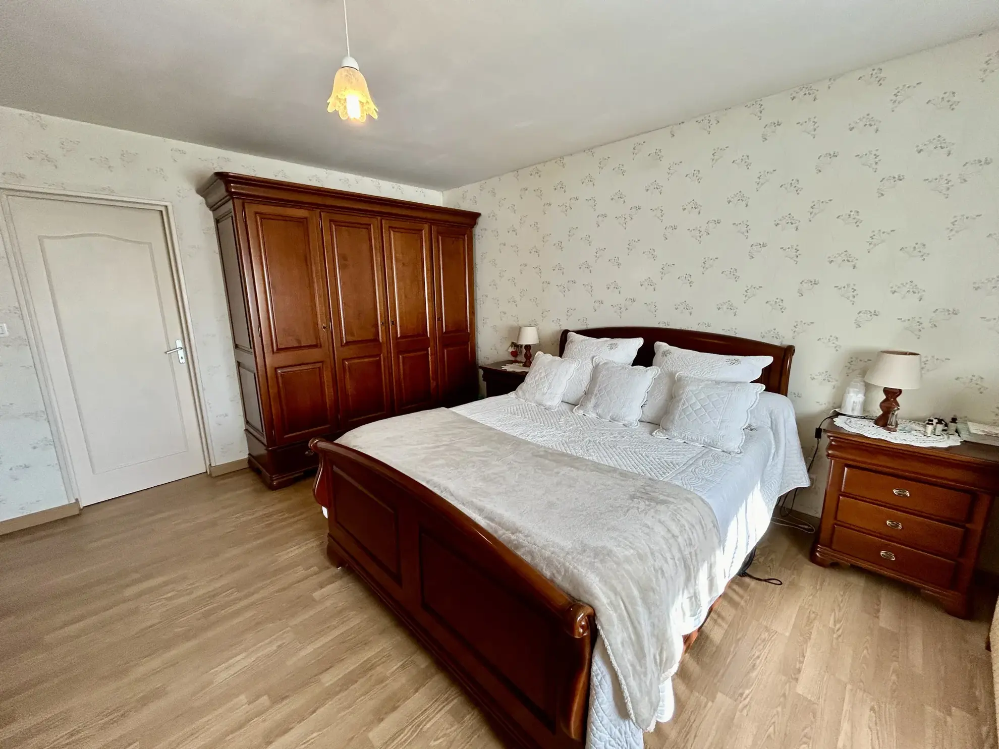 Charmante maison de 125 m² avec 4 chambres, garage et jardin à Coutras - idéalement située 