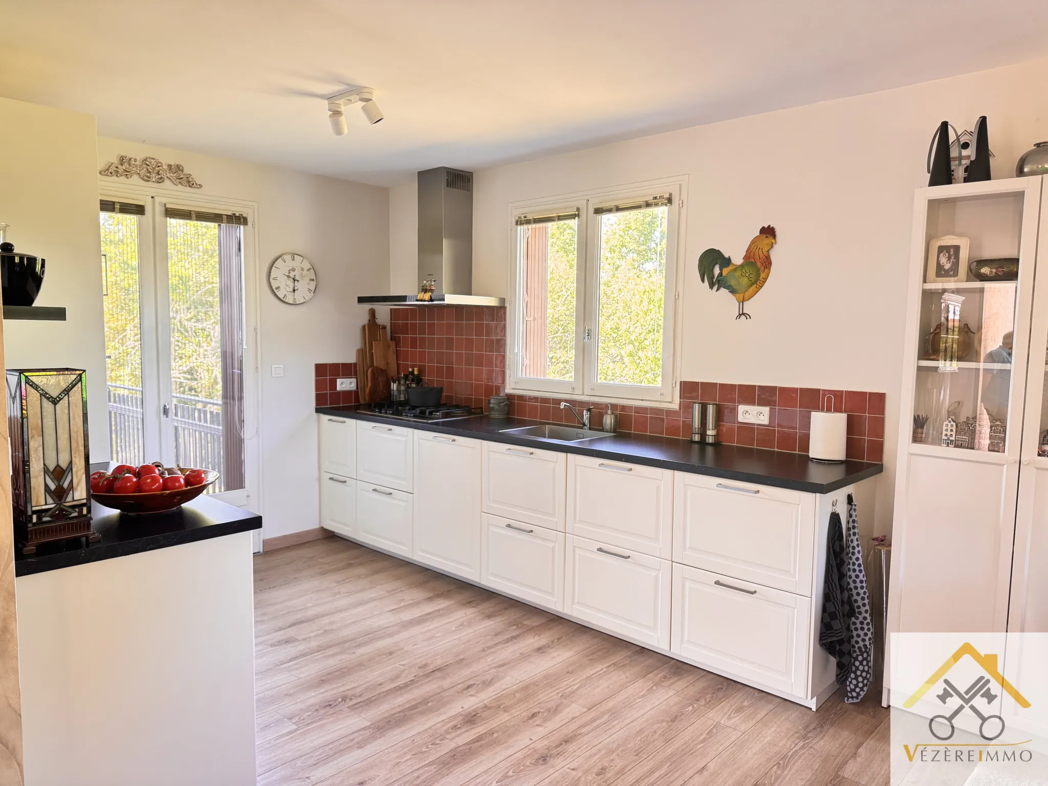 Charmant pavillon rénové avec piscine à Objat - 116 m² 