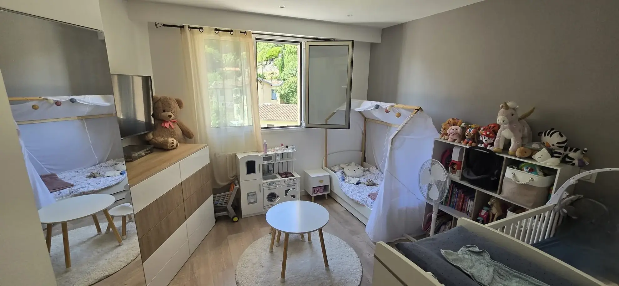 Appartement T2 rénové avec terrasse et parking à Menton 
