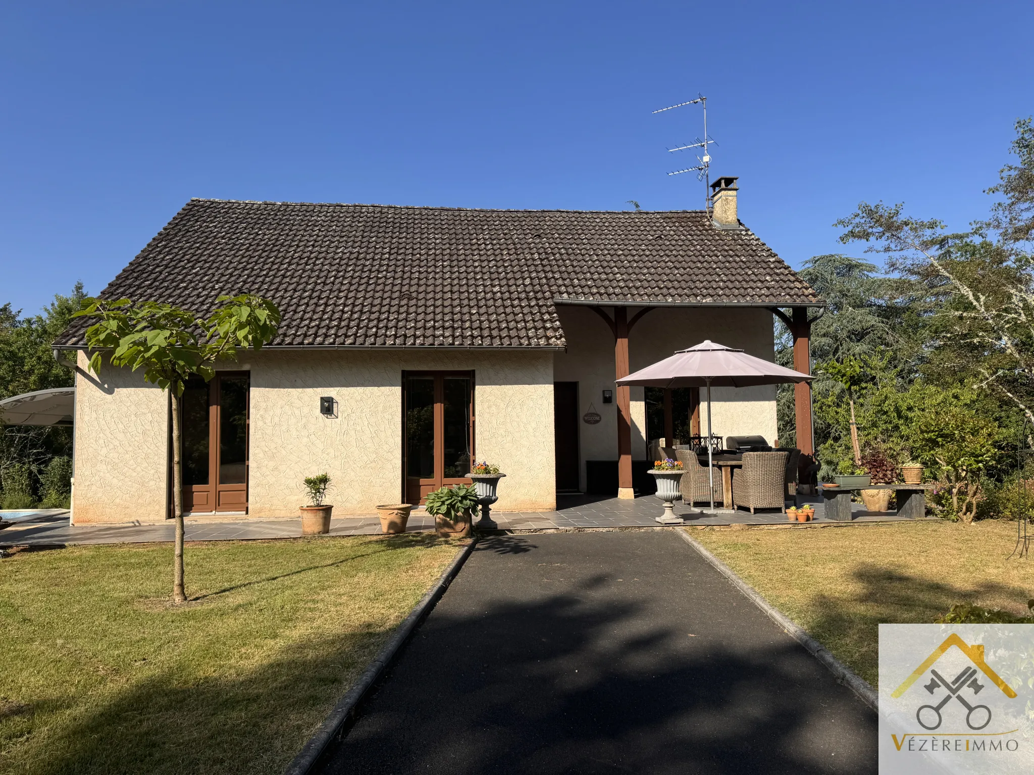 Charmant pavillon rénové avec piscine à Objat - 116 m²