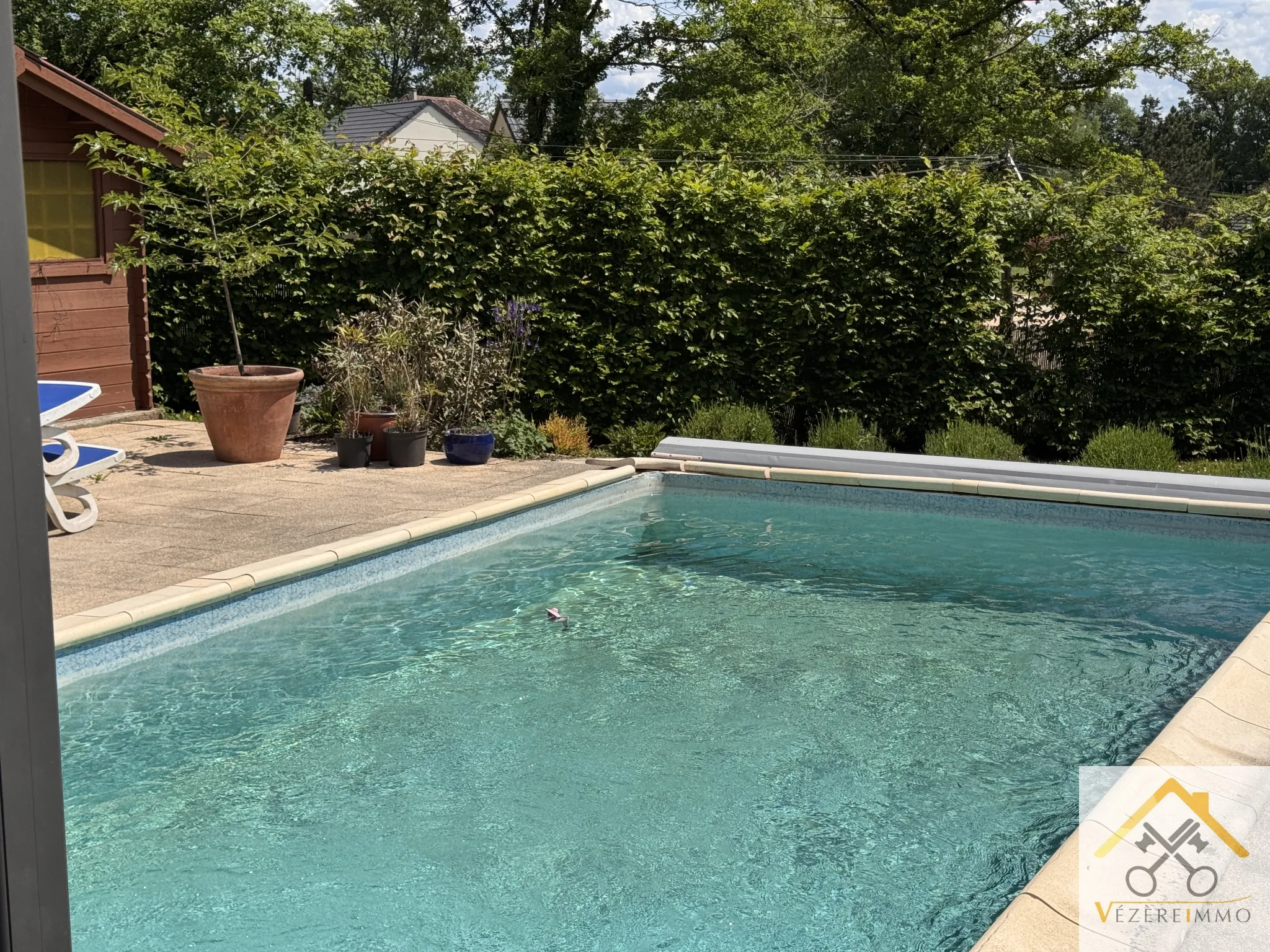 Charmant pavillon rénové avec piscine à Objat - 116 m² 