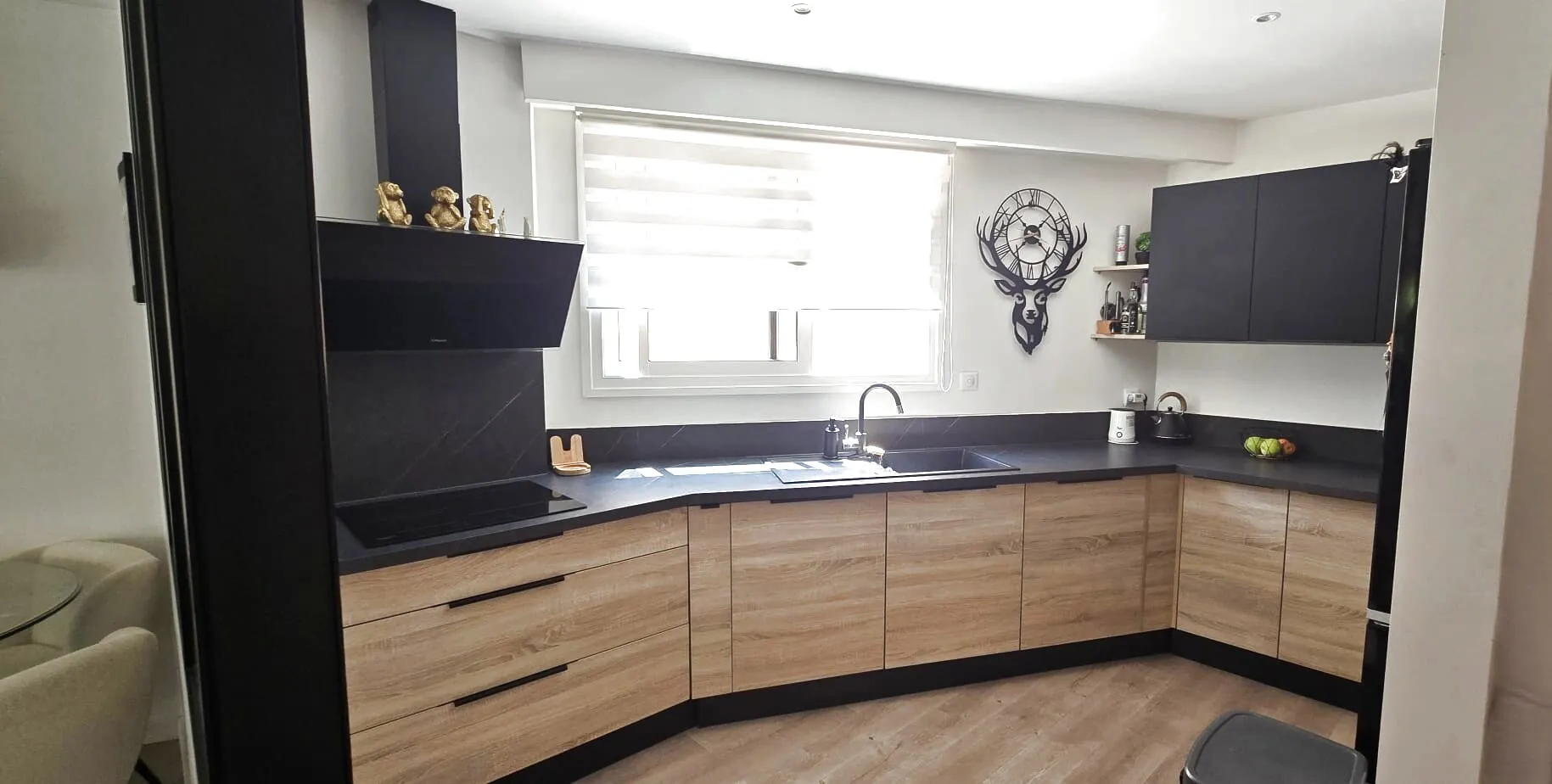 Appartement moderne à Menton avec terrasse, parking et cave - Vue dégagée 