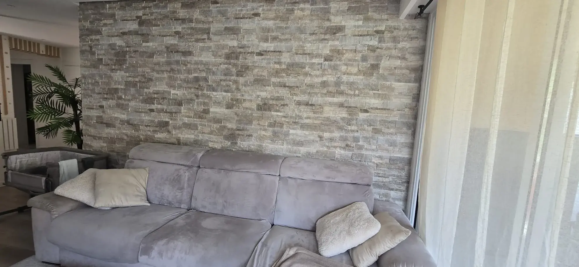 Appartement moderne à Menton avec terrasse, parking et cave - Vue dégagée 