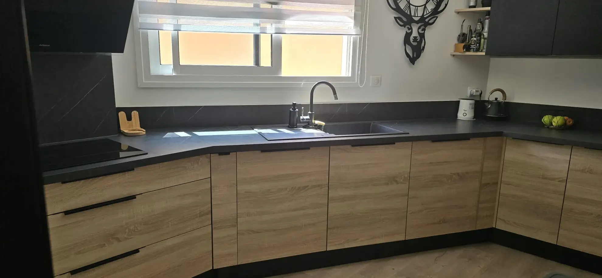 Appartement T2 rénové avec terrasse et parking à Menton 