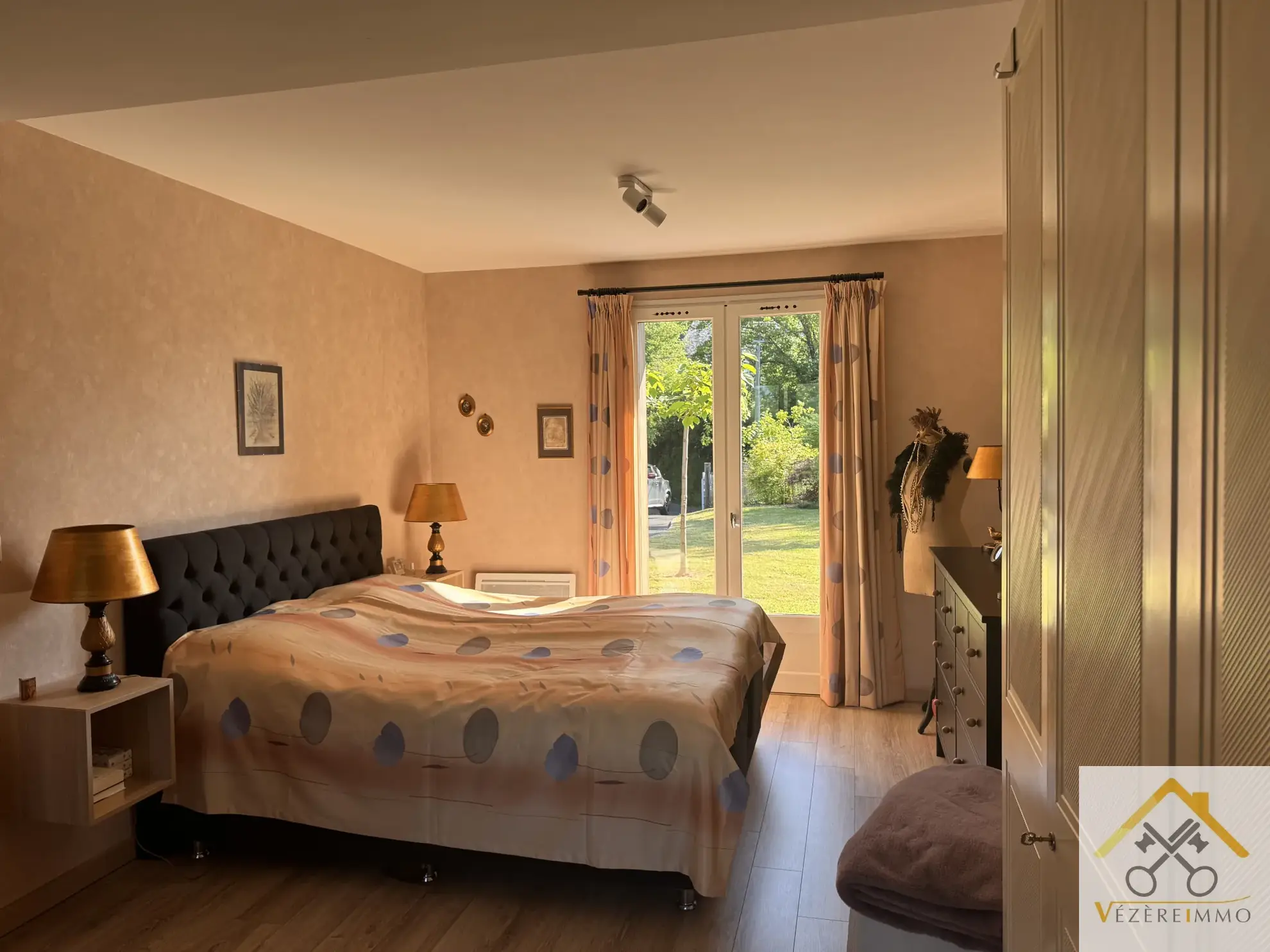 Charmant pavillon rénové avec piscine à Objat - 116 m² 