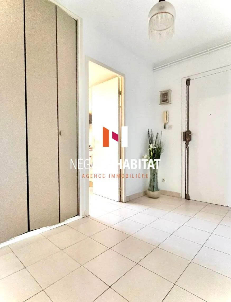 Appartement T4 avec terrasse, parking et cave à Montpellier 