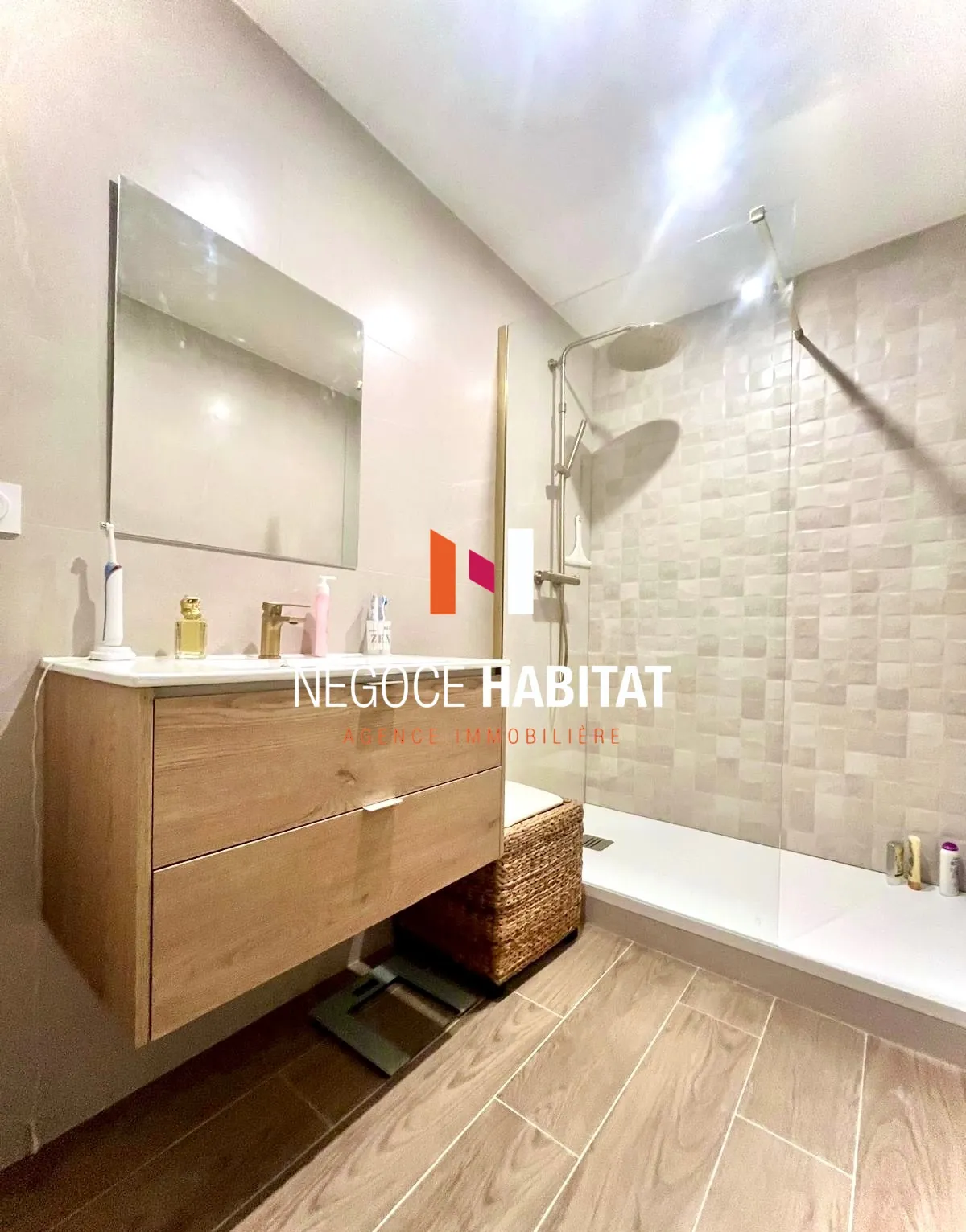 Appartement T4 avec terrasse, parking et cave à Montpellier 