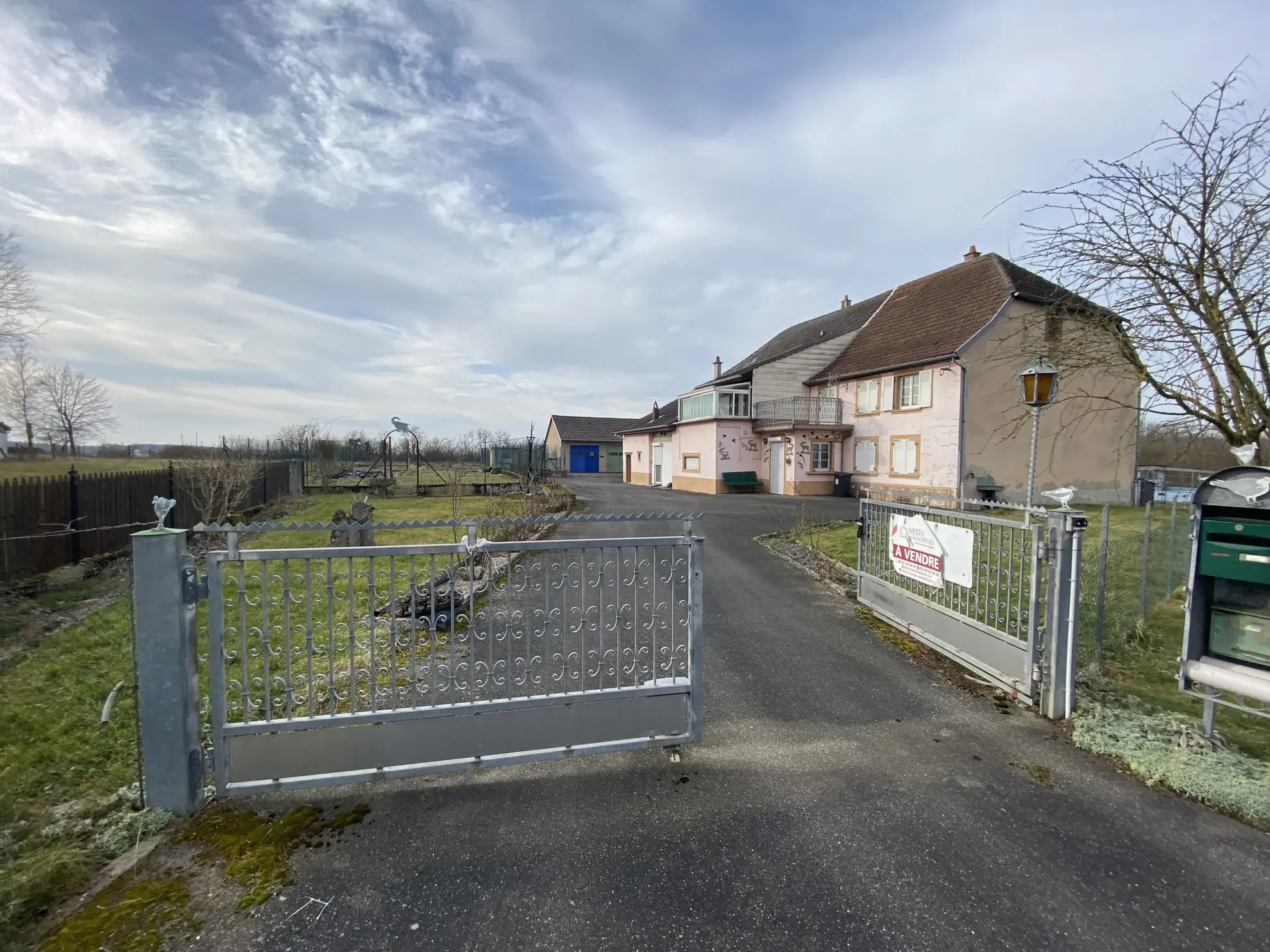Maison familiale de 290 m² avec grand terrain à Berg, proche A4 