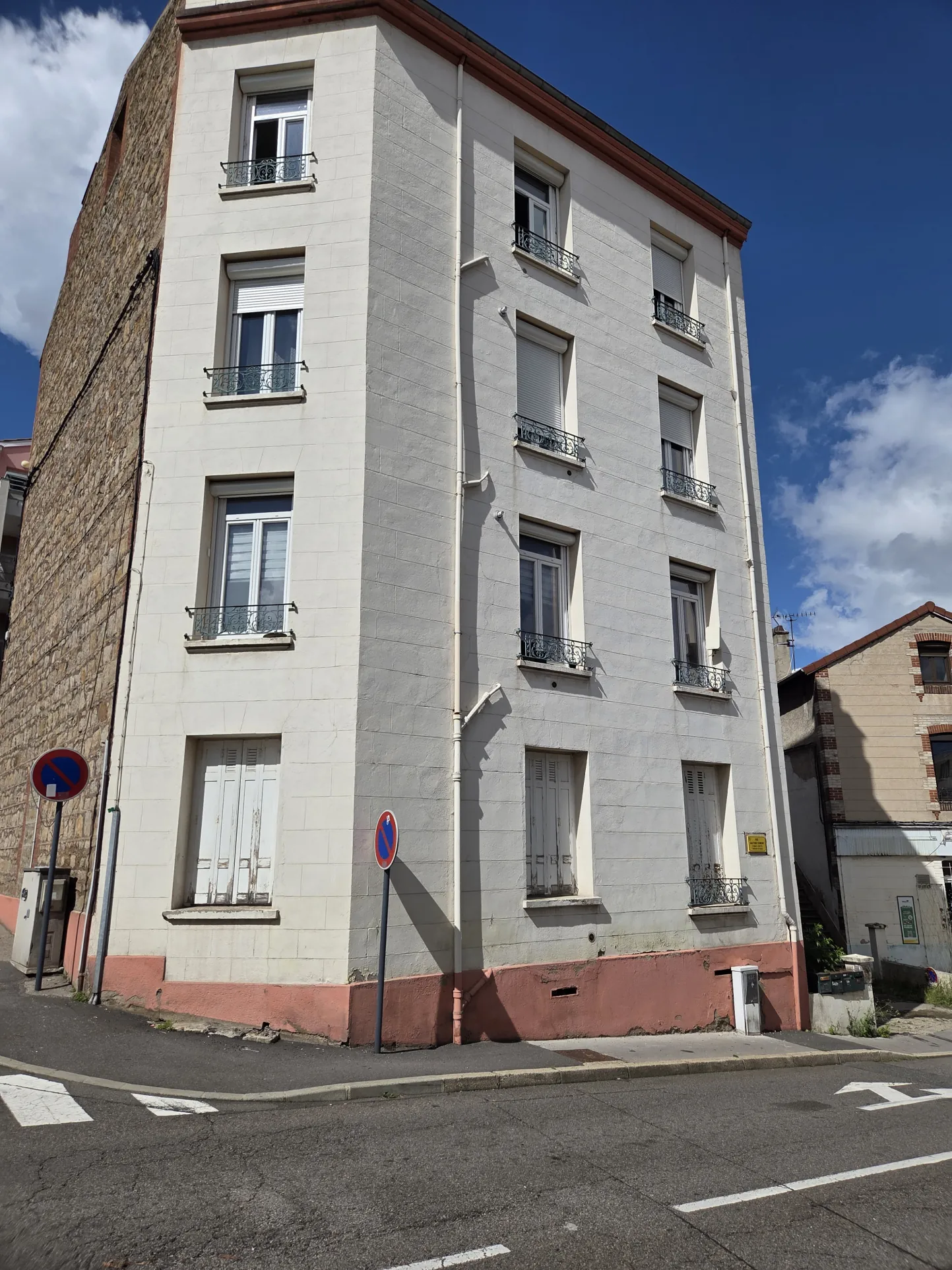 Spacieux appartement T5 de 115 m² à Saint-Étienne avec 4 chambres