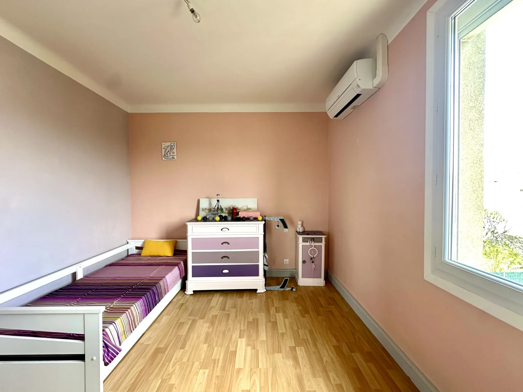 À Vendre : Maison de Ville Renovée avec Jardin, Garage et Piscine à Carcassonne 