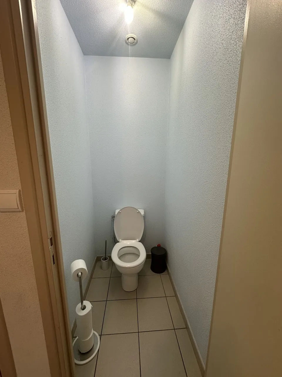 Maison de village en parfait état à Chambilly, 133 m² habitables avec garage et jardin clos 