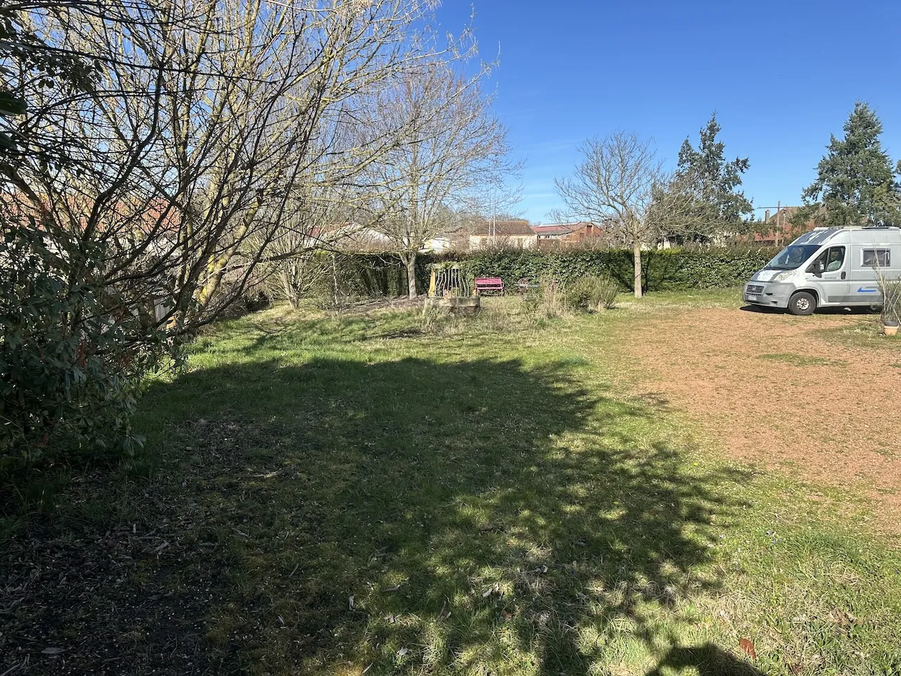 Maison de village en parfait état à Chambilly, 133 m² habitables avec garage et jardin clos 