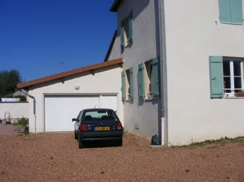 Maison de village en parfait état à Chambilly, 133 m² habitables avec garage et jardin clos 