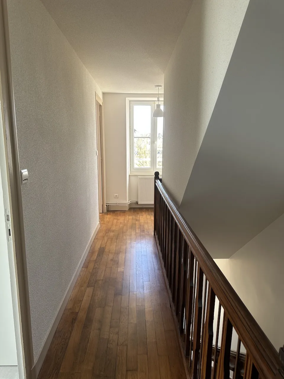 Maison de village en parfait état à Chambilly, 133 m² habitables avec garage et jardin clos 