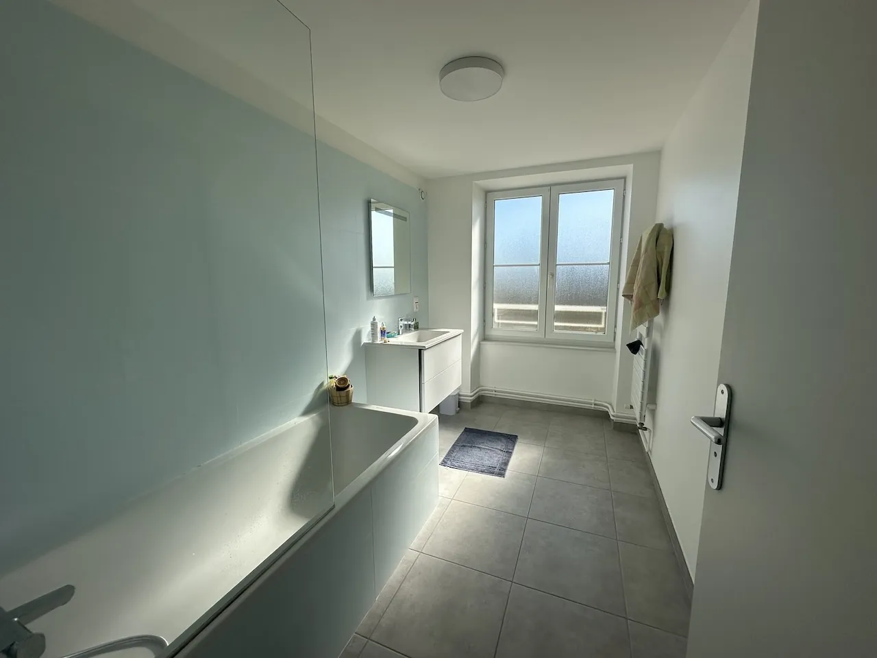 Maison de village en parfait état à Chambilly, 133 m² habitables avec garage et jardin clos 