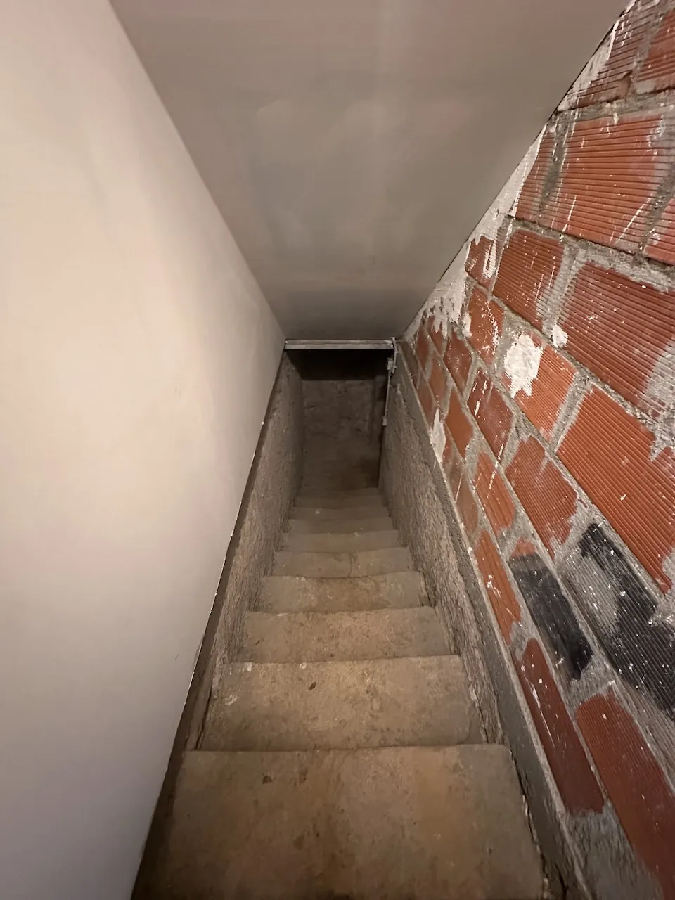 Maison de village en parfait état à Chambilly, 133 m² habitables avec garage et jardin clos 