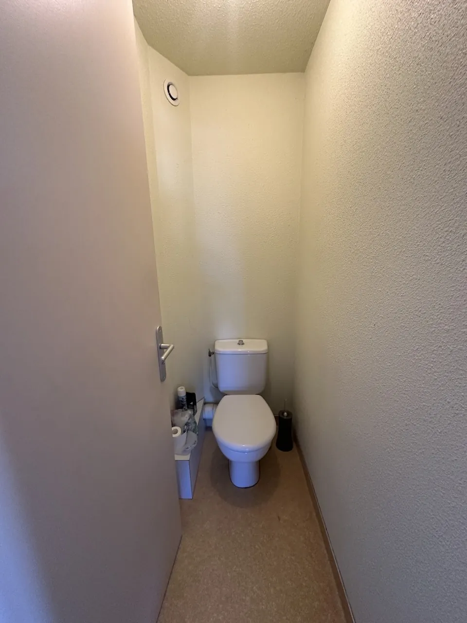 Maison de village en parfait état à Chambilly, 133 m² habitables avec garage et jardin clos 