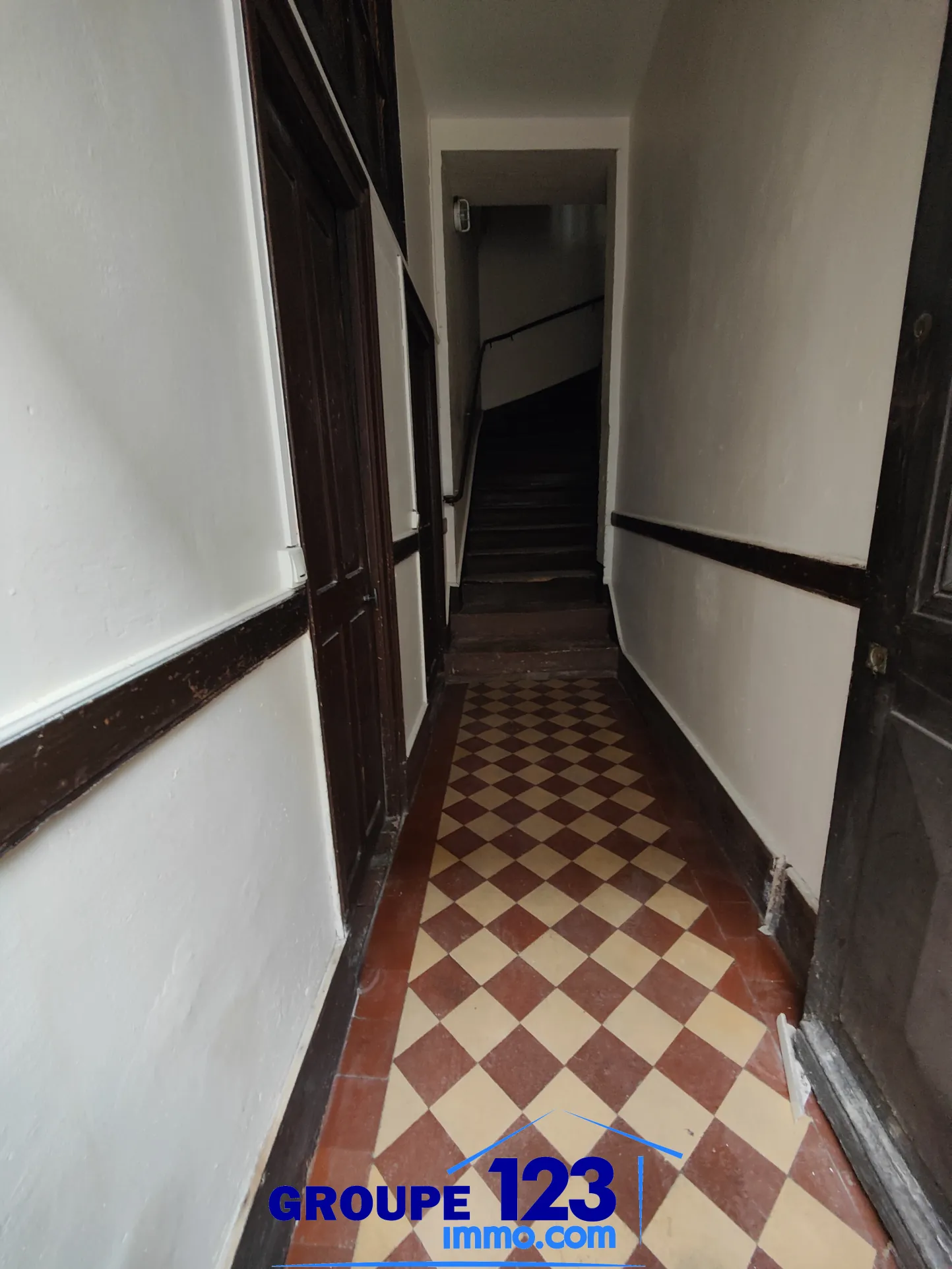 Immeuble à fort potentiel à Joigny avec aides à la rénovation 