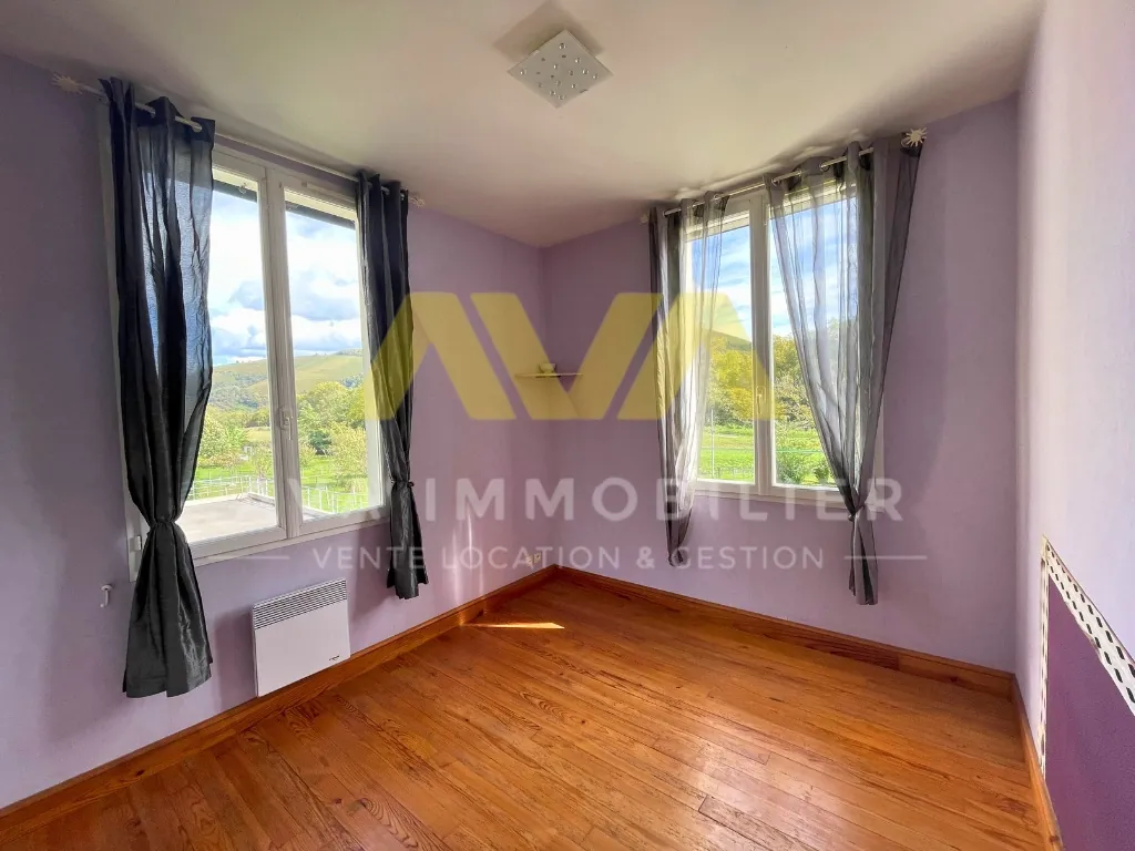 Maison individuelle avec jardin à Garindein - Plain-pied et potentiel d'aménagement 