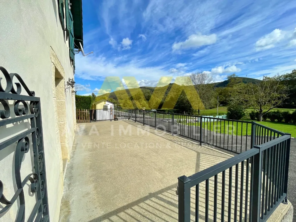 Maison individuelle avec jardin à Garindein - Plain-pied et potentiel d'aménagement 