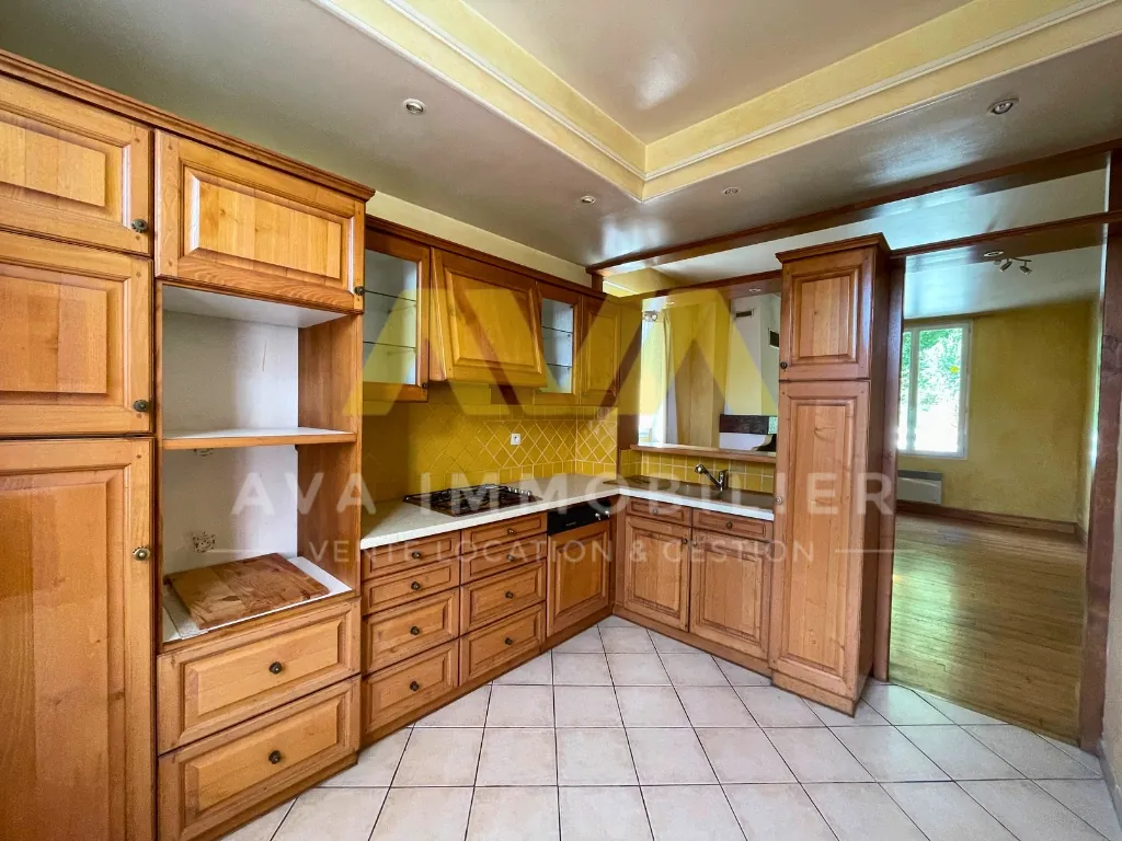 Maison individuelle avec jardin à Garindein - Plain-pied et potentiel d'aménagement 