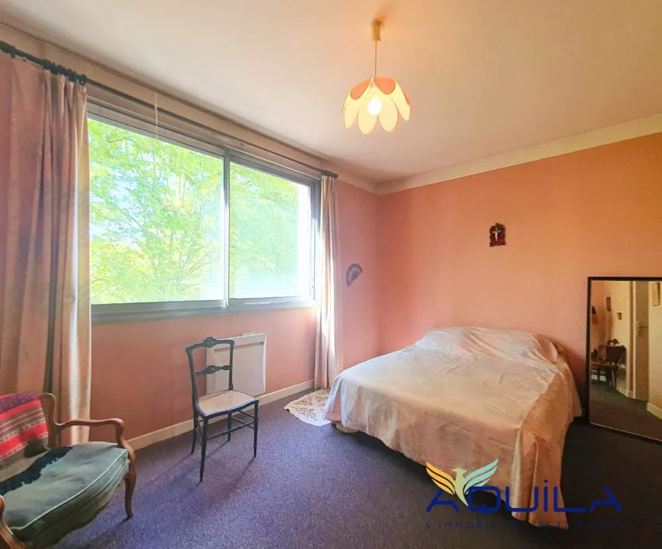 Appartement T2/T3 de 85 m2 avec balcon à Saint-Etienne - Villeboeuf 