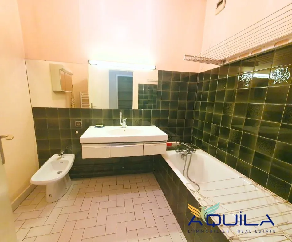 Appartement T2/T3 de 85 m2 avec balcon à Saint-Etienne - Villeboeuf 