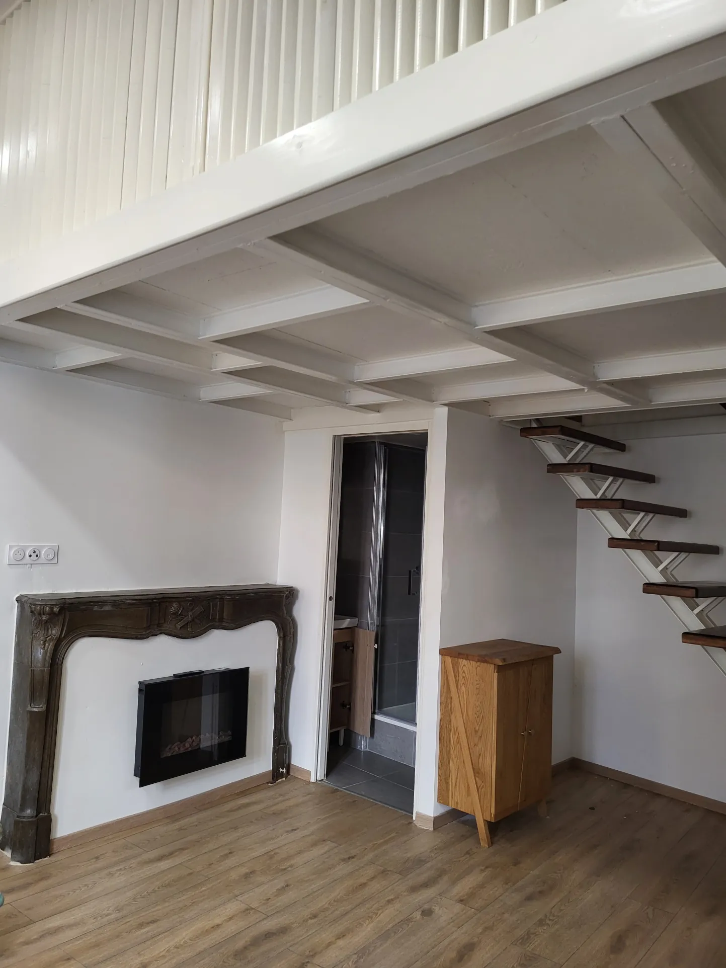 Studio rénové en plein centre de Besançon à vendre 