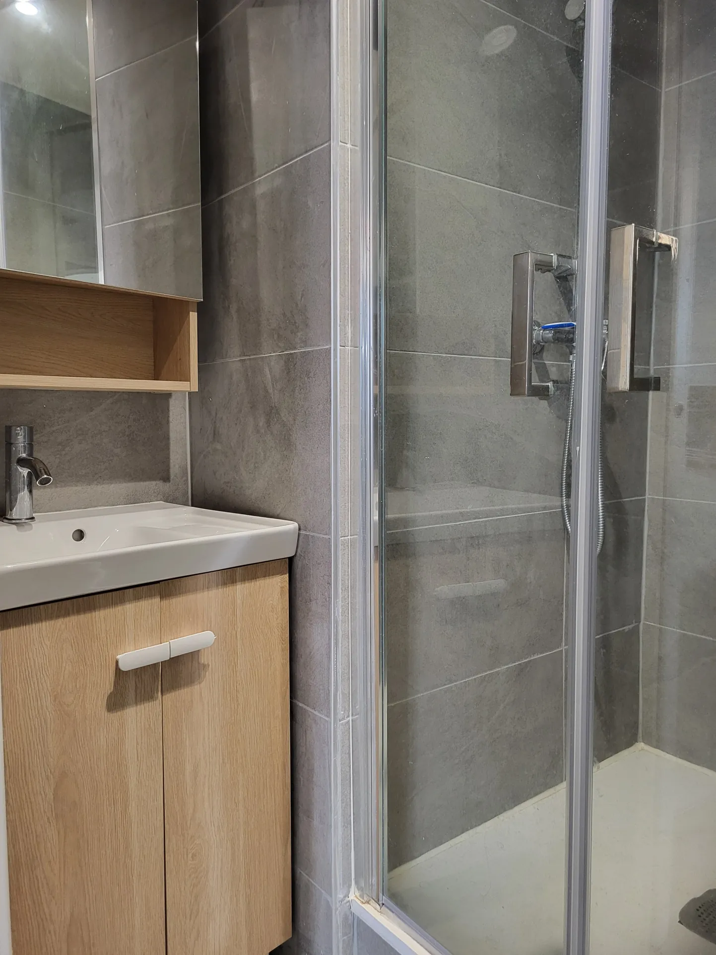 Studio rénové en plein centre de Besançon à vendre 