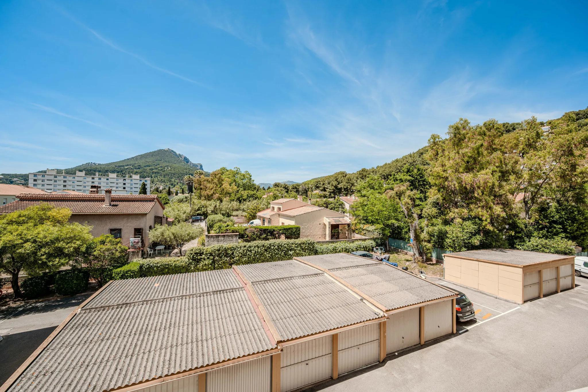 Appartement T3 lumineux avec vue montagne à La Valette-du-Var 