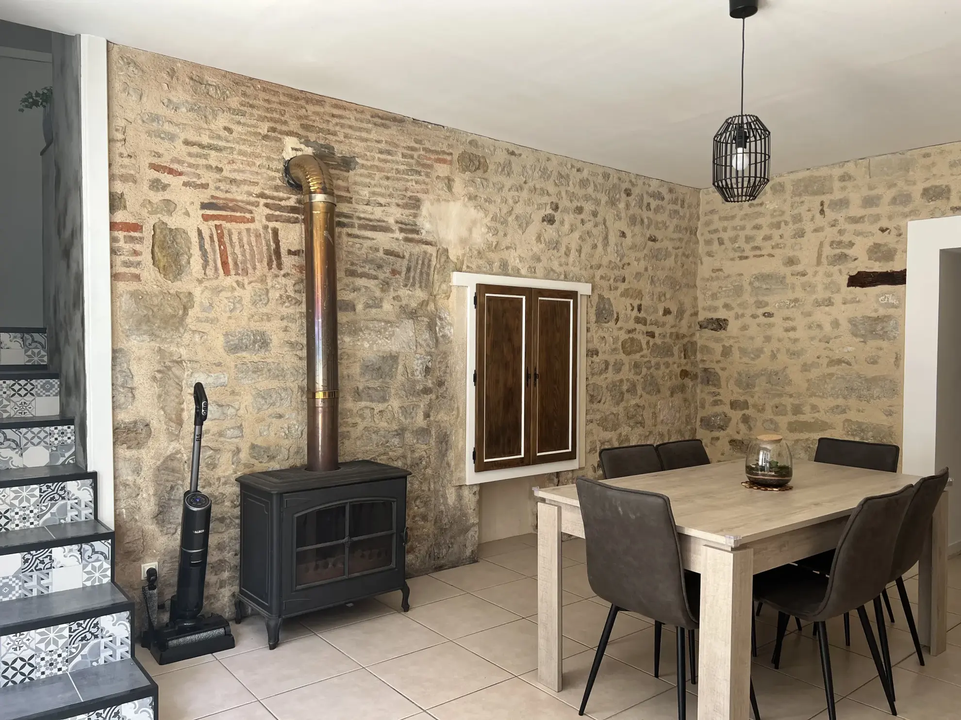 Maison de ville rénovée à Saint Jean d'Hermine avec jardin et dépendances 