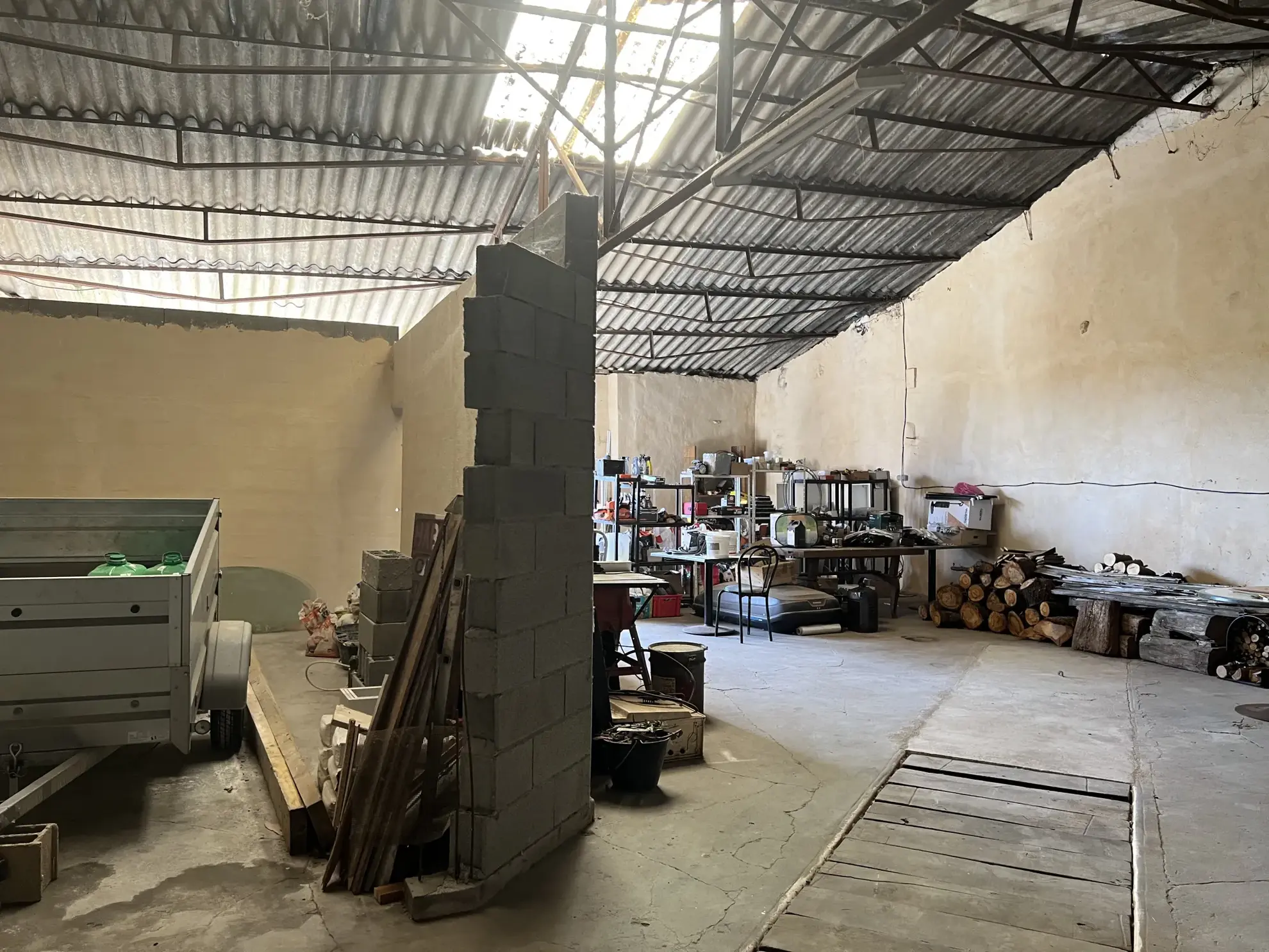 Maison de ville rénovée à Saint Jean d'Hermine avec jardin et dépendances 