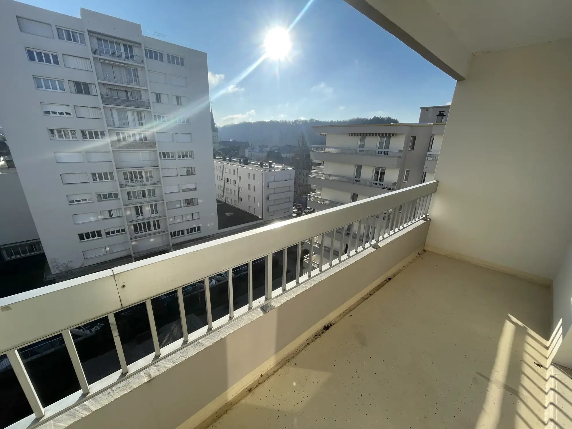 Appartement 1 bis avec balcon au centre de Cusset - Vue imprenable et cave incluse