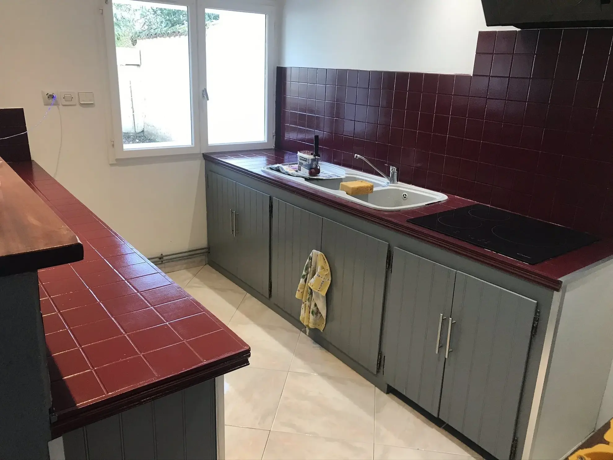 Maison en pierre louée de 97 m² avec jardin et garage à St Denis de Pile 