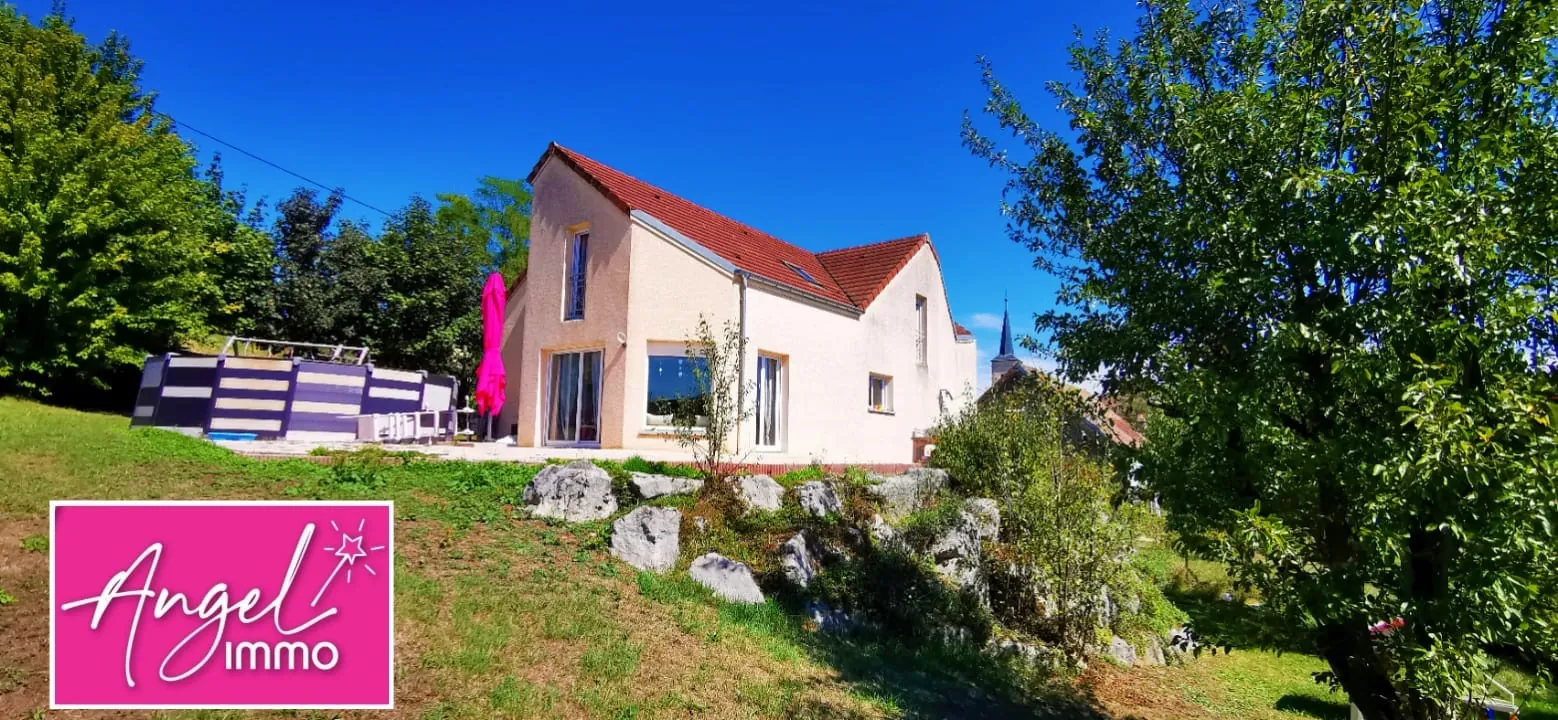 Maison lumineuse de 132 m2 avec grand terrain à Orchamps - Confort et nature