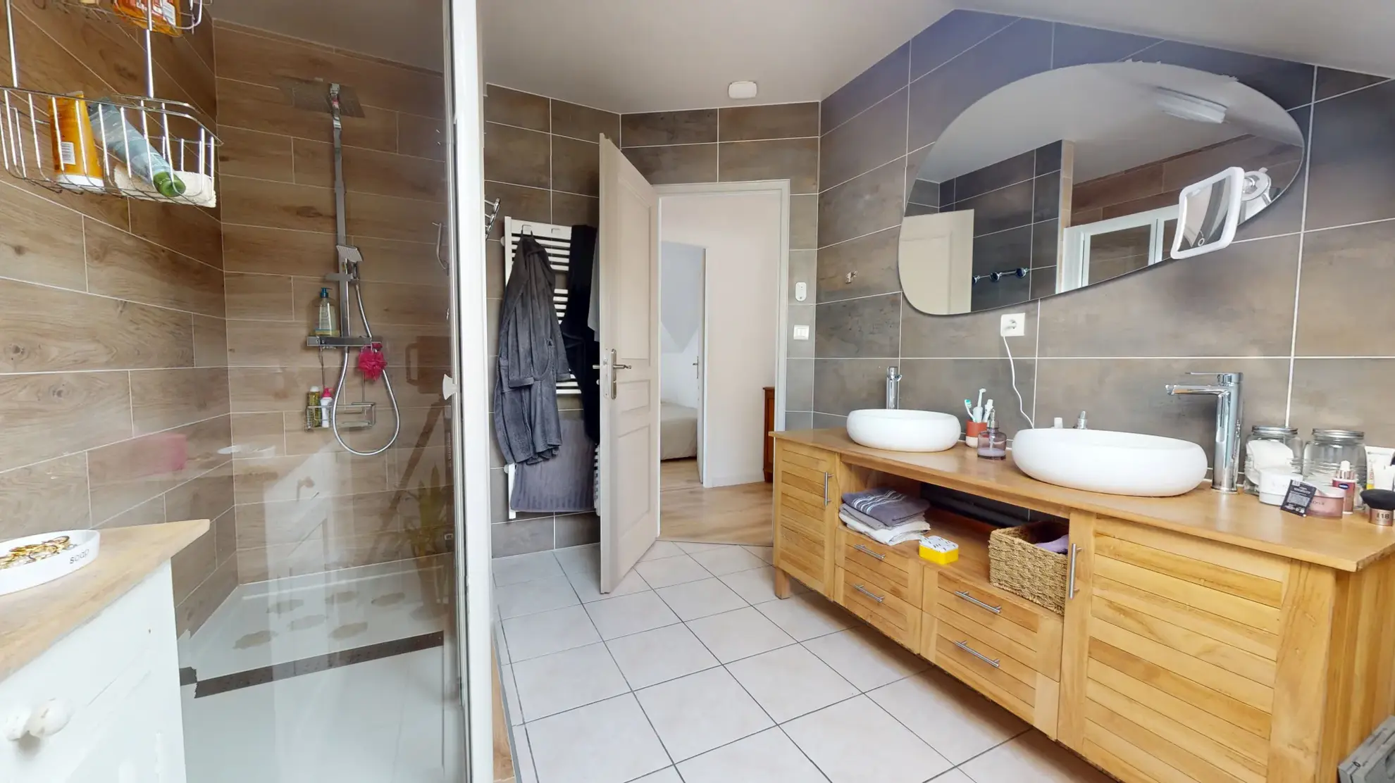 Maison lumineuse de 132 m2 avec grand terrain à Orchamps - Confort et nature 