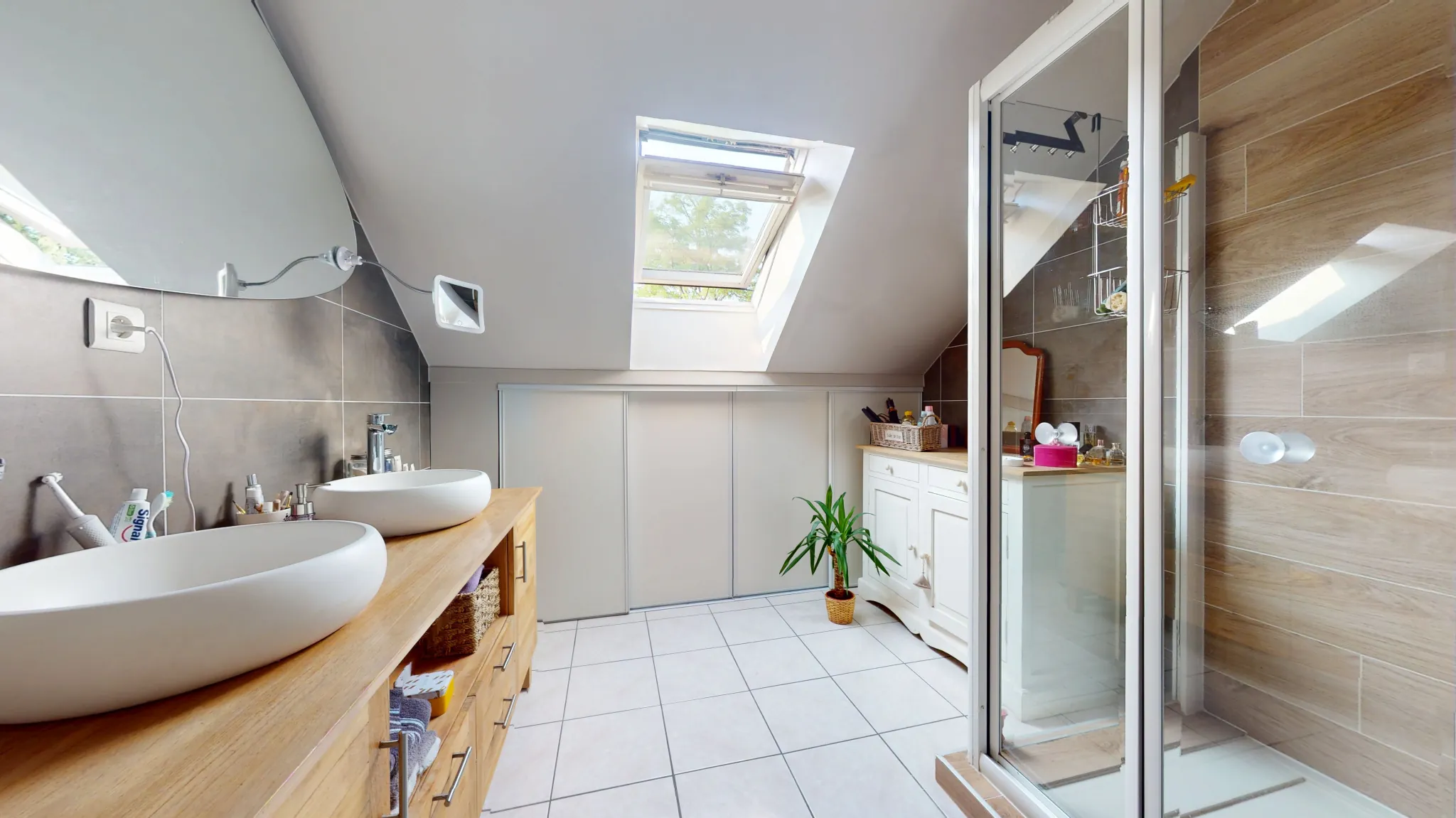 Maison lumineuse de 132 m² avec grand terrain à Orchamps, calme et confortable 