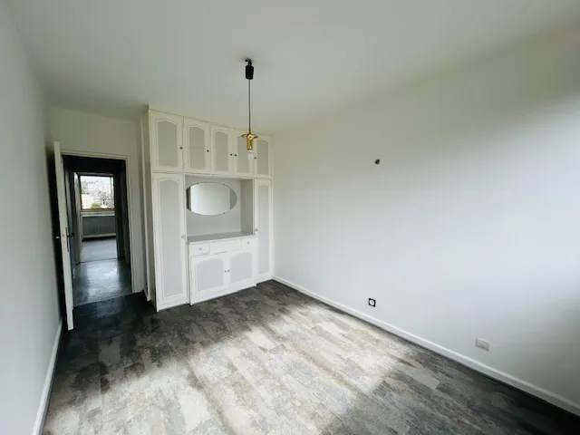 Appartement T3/T4 lumineux avec balcon, cave et grand garage à Saint-Étienne 