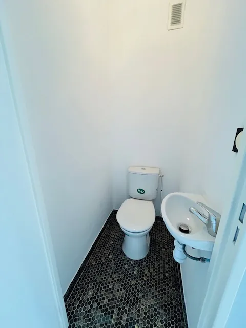 Appartement T3/T4 lumineux avec balcon, cave et grand garage à Saint-Étienne 