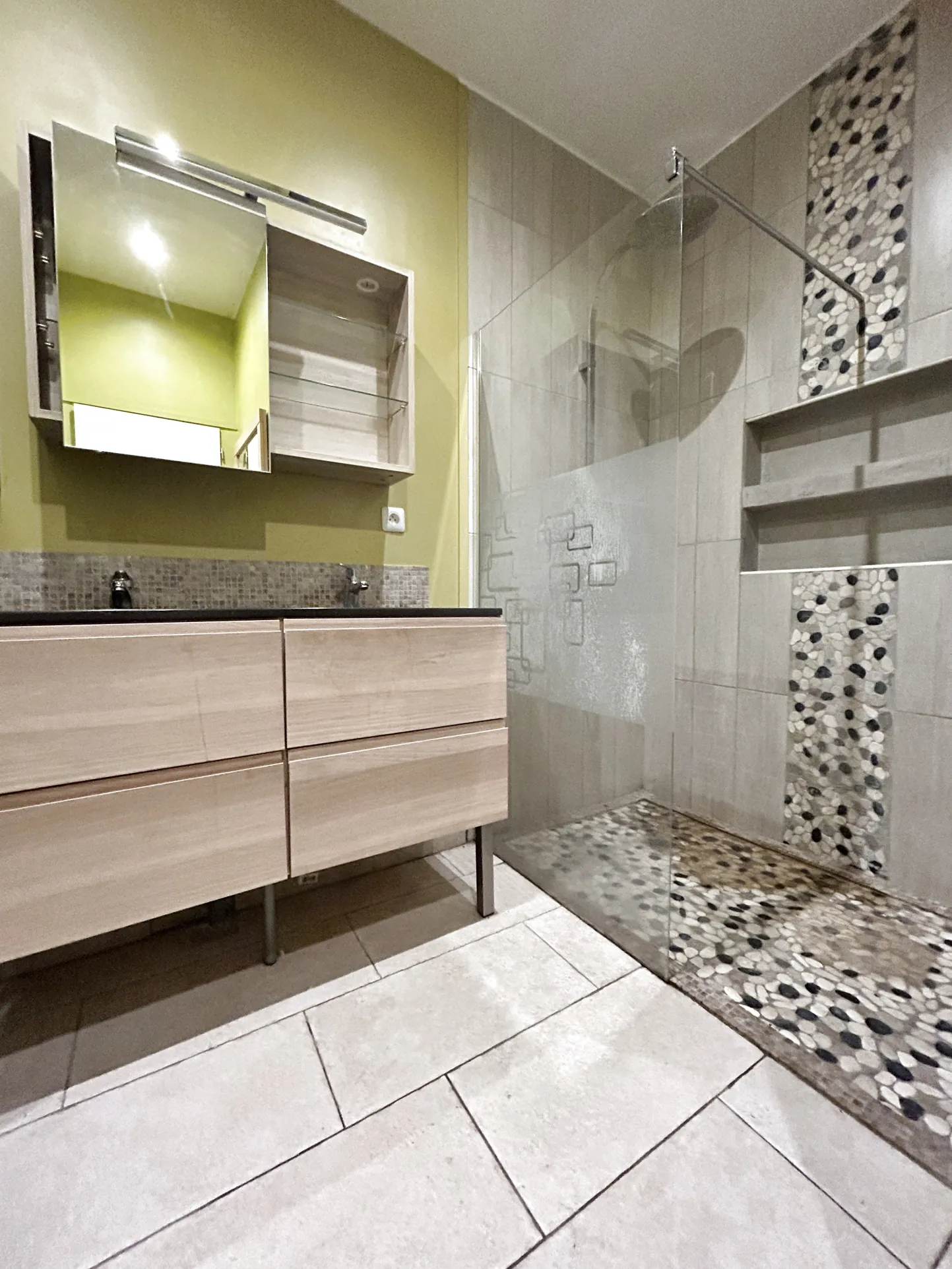 Maison de ville à vendre à Henin Beaumont proche gare et centre, jardin et garage 