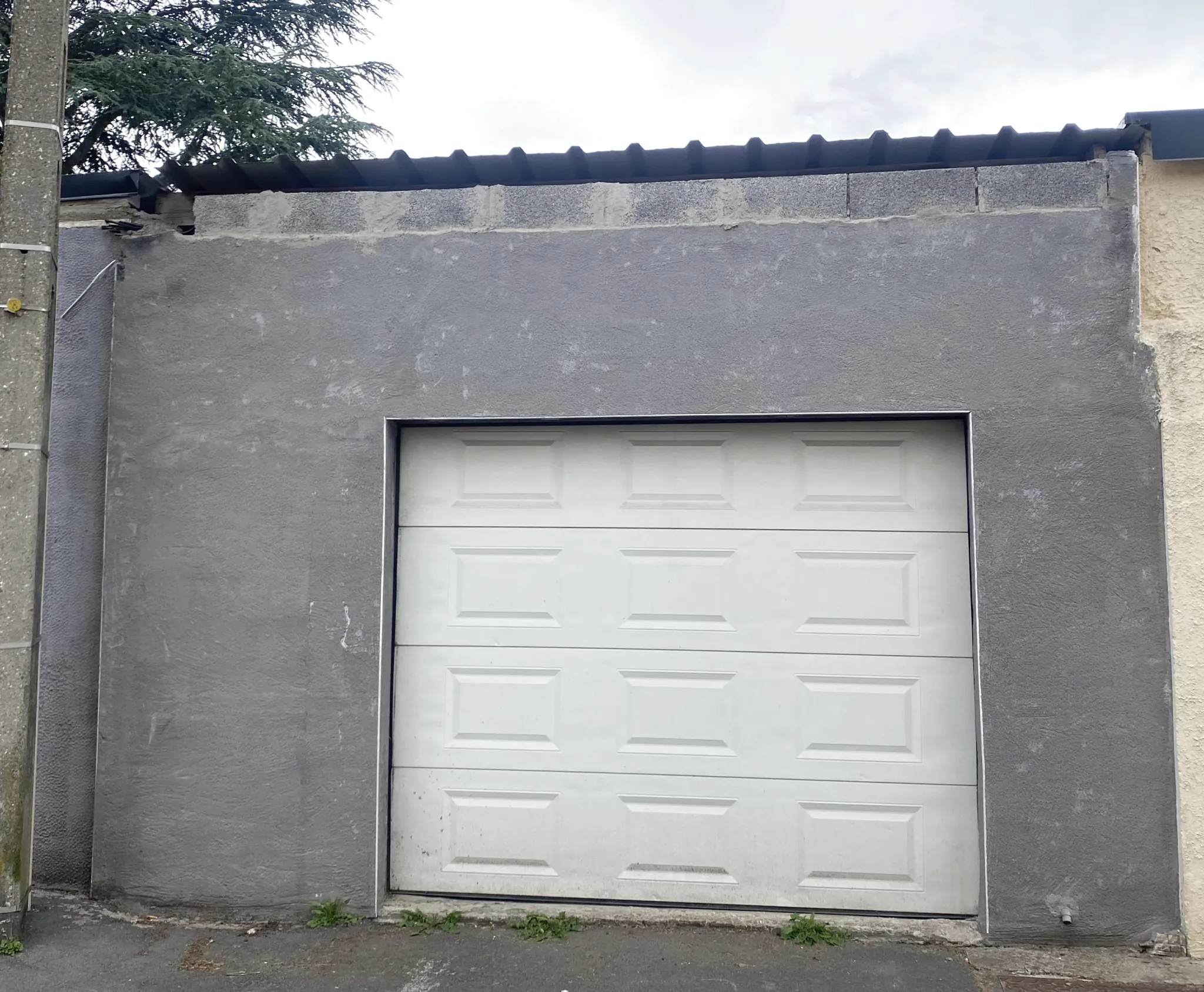 Maison de ville à vendre à Henin Beaumont proche gare et centre, jardin et garage 