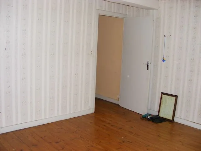 Charmante maison en pierre à rénover avec dépendances à Saint-Christophe-en-Brionnais 