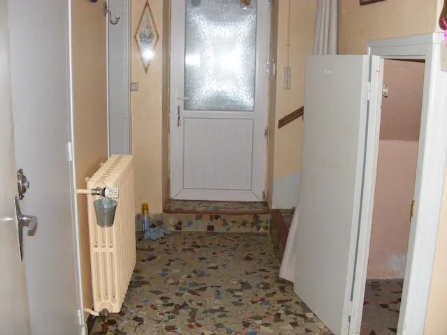 Charmante maison en pierre à rénover avec dépendances à Saint-Christophe-en-Brionnais 