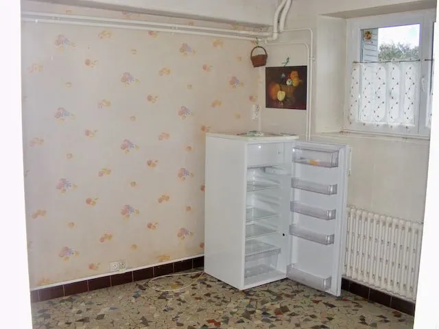 Charmante maison en pierre à rénover avec dépendances à Saint-Christophe-en-Brionnais 