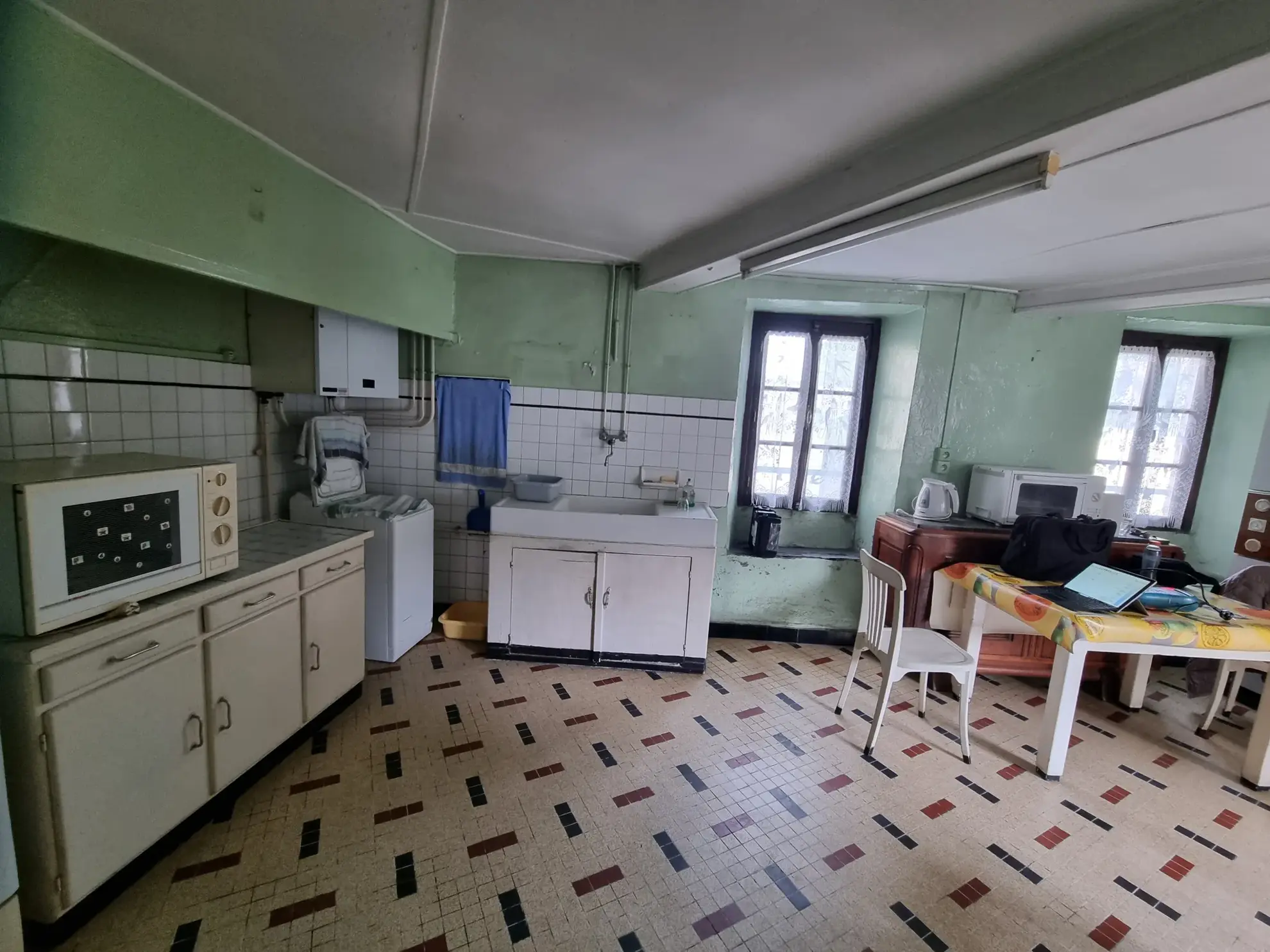 Maison de village à Ossun avec grande grange et 4 chambres - Opportunité à saisir 