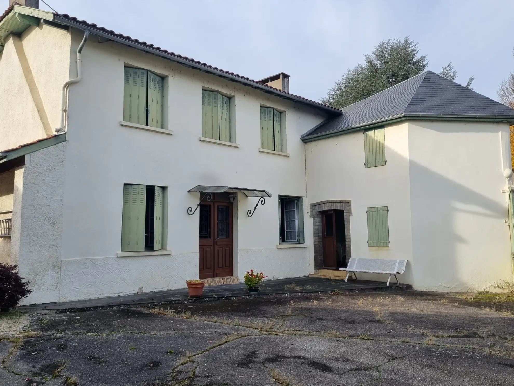 Maison de village à Ossun avec grande grange et 4 chambres - Opportunité à saisir 